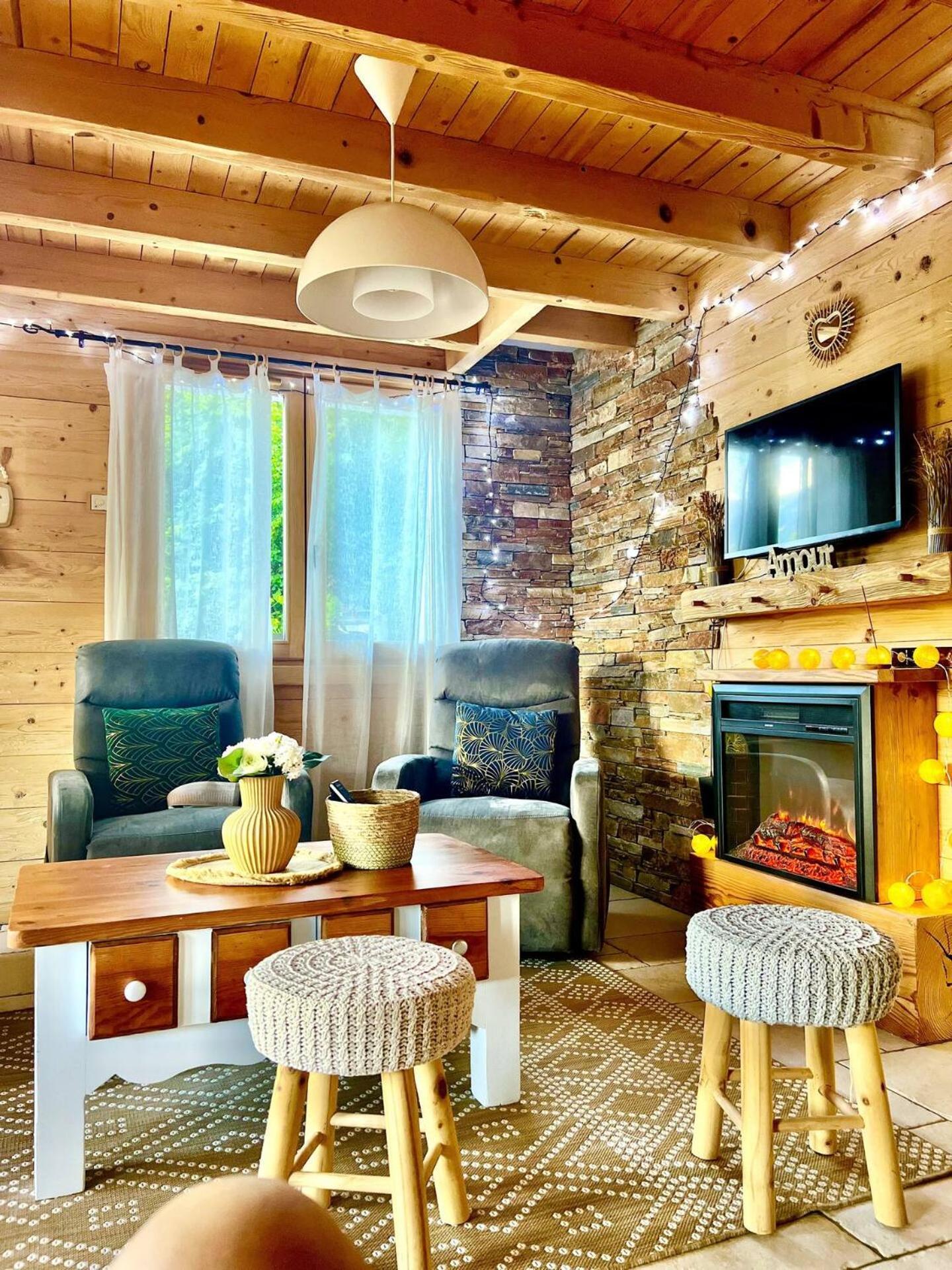Charming Family Chalet For 8 People, With Private Hot Tub Les Clefs Exterior photo